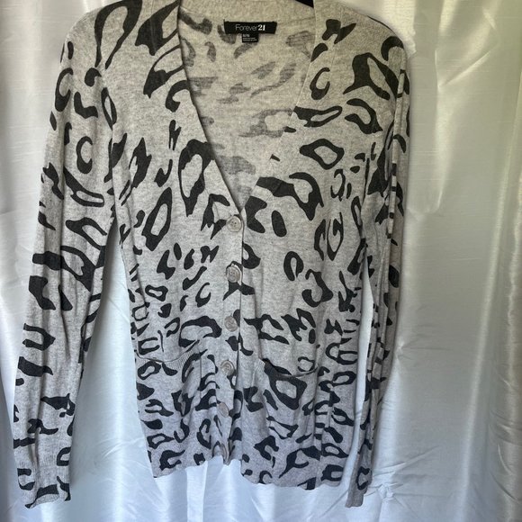 🔶5 for $25🔶 Gray Leopard Cardigan - Picture 1 of 3